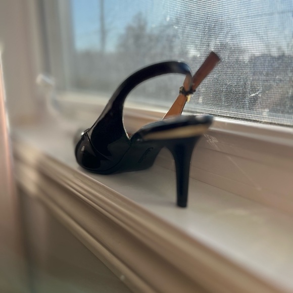 BEAUTIFUL classy sling-back black stilettos from Calvin Klein size 7.5 - Picture 8 of 11